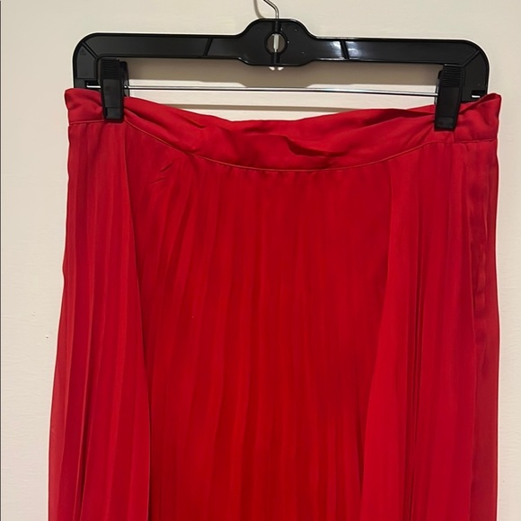 Bebe Red Maxi A-Line Skirt Pleated size Small - Picture 2 of 7
